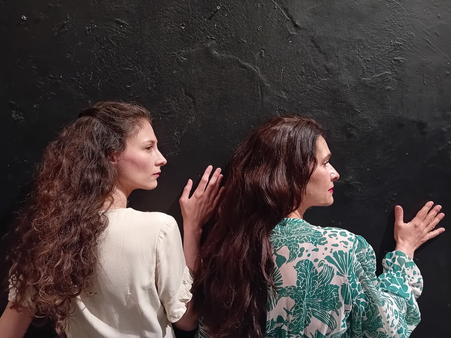 2 ΠΕΡΣΕΦΟΝΗ Μιράντα Ζησιμοπούλου Άντρια Ράπτη 