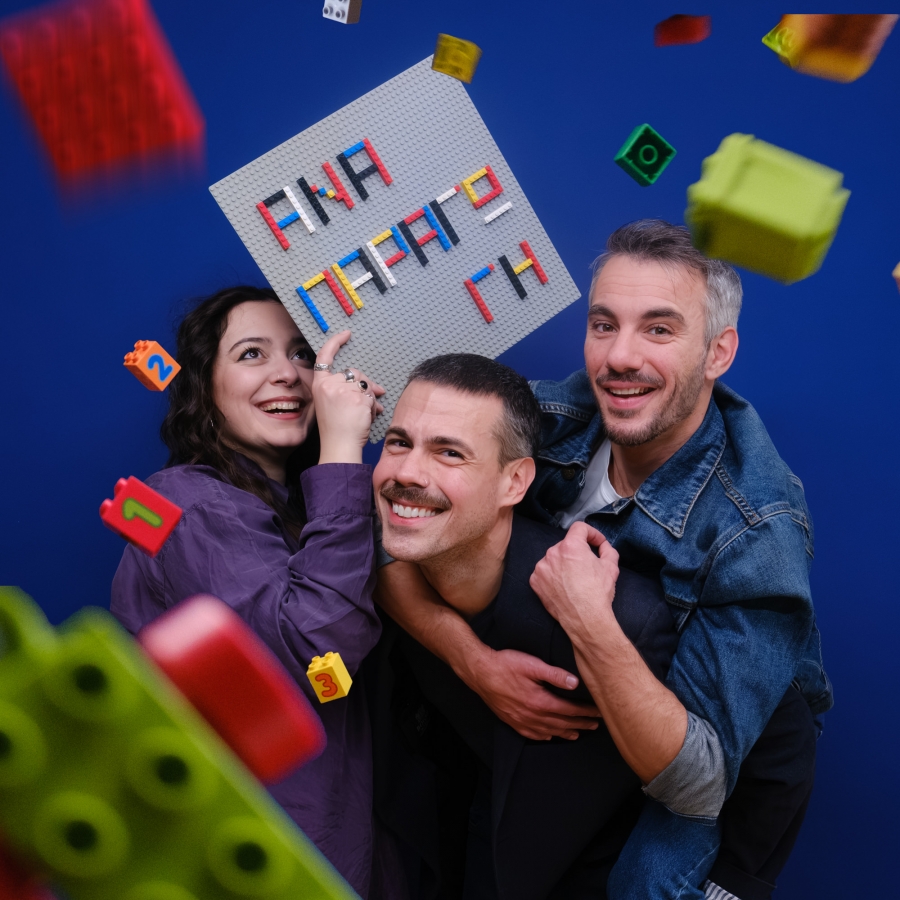 "&Alpha;&nu;&alpha;&pi;&alpha;&rho;&alpha;&gamma;&omega;&gamma;ή" &tau;&omicron;&upsilon; Barry McStay - &Alpha;&pi;ό &tau;&iota;&sigmaf; 12 &Iota;&alpha;&nu;&omicron;&upsilon;&alpha;&rho;ί&omicron;&upsilon; &sigma;&tau;&omicron; Studio &Mu;&alpha;&upsilon;&rho;&omicron;&mu;&iota;&chi;ά&lambda;&eta; - &Sigma;&kappa;&eta;&nu;&omicron;&theta;&epsilon;&sigma;ί&alpha;-&mu;&epsilon;&tau;ά&phi;&rho;&alpha;&sigma;&eta;: &Mu;&epsilon;&nu;έ&lambda;&alpha;&omicron;&sigmaf; &Kappa;&alpha;&rho;&alpha;&nu;&tau;&zeta;ά&sigmaf;