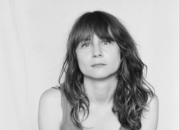 JOHN &tau;&eta;&sigmaf; &beta;&rho;&alpha;&beta;&epsilon;&upsilon;&mu;έ&nu;&eta;&sigmaf; &mu;&epsilon; &Pi;&omicron;ύ&lambda;&iota;&tau;&zeta;&epsilon;&rho; Annie Baker ~ &Mu;&iota;&alpha; &alpha;&iota;&rho;&epsilon;&tau;&iota;&kappa;ή &kappa;&omega;&mu;&omega;&delta;ί&alpha; &gamma;&iota;&alpha; &tau;&omicron;&nu; &sigma;&tau;&omicron;&iota;&chi;&epsilon;&iota;&omega;&mu;έ&nu;&omicron; &epsilon;&alpha;&upsilon;&tau;ό &mu;&alpha;&sigmaf; ~ &Mu;&epsilon; &tau;&eta;&nu; &Kappa;ό&rho;&alpha; &Kappa;&alpha;&rho;&beta;&omicron;ύ&nu;&eta; &sigma;&tau;&omicron; &Delta;&Iota;&Pi;&Upsilon;&Lambda;&Omicron;&Nu; &alpha;&pi;ό 31/10