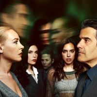 &laquo;&Alpha;&Lambda;&Iota;&Gamma;&Alpha;&Tau;&Omicron;&Rho;&Epsilon;&Sigma;&raquo; &Tau;&Omicron;&Upsilon; ANDREW KEATLEY &Sigma;&Tau;&Omicron; &Theta;&Epsilon;&Alpha;&Tau;&Rho;&Omicron; "&Gamma;&Kappa;&Lambda;&Omicron;&Rho;&Iota;&Alpha;" / &Sigma;&Epsilon; &Sigma;&Kappa;&Eta;&Nu;&Omicron;&Theta;&Epsilon;&Sigma;&Iota;&Alpha; &Gamma;&Iota;&Alpha;&Nu;&Nu;&Eta; &Lambda;&Alpha;&Sigma;&Pi;&Iota;&Alpha;