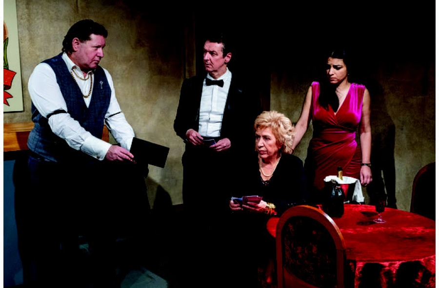 &Epsilon;ί&delta;&alpha;&mu;&epsilon; &tau;&eta;&nu; &pi;&alpha;&rho;ά&sigma;&tau;&alpha;&sigma;&eta; &Mu;έ&rho;&epsilon;&sigmaf; &omicron;&lambda;ό&kappa;&lambda;&eta;&rho;&epsilon;&sigmaf; &sigma;&tau;&alpha; &delta;έ&nu;&tau;&rho;&alpha; &sigma;&tau;&omicron; &theta;έ&alpha;&tau;&rho;&omicron; &Epsilon;&kappa;&sigma;&tau;ά&nu;