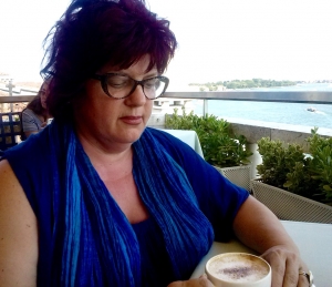 &Sigma;&upsilon;&nu;έ&nu;&tau;&epsilon;&upsilon;&xi;&eta; &tau;&eta;&sigmaf; &Alpha;&nu;&delta;&rho;&omicron;&mu;ά&chi;&eta;&sigmaf; &Mu;&omicron;&nu;&tau;&zeta;&omicron;&lambda;ή &sigma;&tau;&omicron; &theta;&epsilon;&alpha;&tau;&rho;&omicron;.gr, &mu;&epsilon; &alpha;&phi;&omicron;&rho;&mu;ή &tau;&omicron; 1&omicron; &Phi;&epsilon;&sigma;&tau;&iota;&beta;ά&lambda; &Theta;&epsilon;&alpha;&tau;&rho;&iota;&kappa;&omicron;ύ &Pi;&alpha;&iota;&chi;&nu;&iota;&delta;&iota;&omicron;ύ &sigma;&tau;&omicron; &Theta;έ&alpha;&tau;&rho;&omicron; &tau;&eta;&sigmaf; &Eta;&mu;έ&rho;&alpha;&sigmaf;.