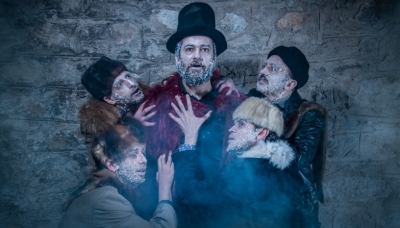 &Epsilon;ί&delta;&alpha;&mu;&epsilon; &tau;&eta;&nu; &pi;&alpha;&rho;ά&sigma;&tau;&alpha;&sigma;&eta; &Nu;&epsilon;&kappa;&rho;έ&sigmaf; &psi;&upsilon;&chi;έ&sigmaf; &tau;&omicron;&upsilon; &Nu;&iota;&kappa;&omicron;&lambda;ά&iota; &Gamma;&kappa;ό&gamma;&kappa;&omicron;&lambda; &sigma;&tau;&omicron; &theta;έ&alpha;&tau;&rho;&omicron; &Theta;&eta;&sigma;&epsilon;ί&omicron;&nu;