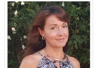 &Sigma;&upsilon;&nu;έ&nu;&tau;&epsilon;&upsilon;&xi;&eta; &mu;&epsilon; &tau;&eta; &Mu;&alpha;&rho;ί&alpha; &Mu;ά&chi;&omicron;&upsilon; (&upsilon;&psi;ί&phi;&omega;&nu;&omicron;) &sigma;&chi;&epsilon;&tau;&iota;&kappa;ά &mu;&epsilon; &tau;&eta; &mu;&omicron;&upsilon;&sigma;&iota;&kappa;ή &pi;&alpha;&rho;ά&sigma;&tau;&alpha;&sigma;&eta; &laquo;&hellip;&rsquo;&kappa;&epsilon;&iota; &pi;&omicron;&upsilon; &rho;&iota;&zeta;ώ&nu;&omicron;&upsilon;&nu;&epsilon; &tau;&alpha; &lambda;ό&gamma;&iota;&alpha;&raquo; &sigma;&tau;&omicron; &Mu;έ&gamma;&alpha;&rho;&omicron; &Mu;&omicron;&upsilon;&sigma;&iota;&kappa;ή&sigmaf; &Alpha;&theta;&eta;&nu;ώ&nu;