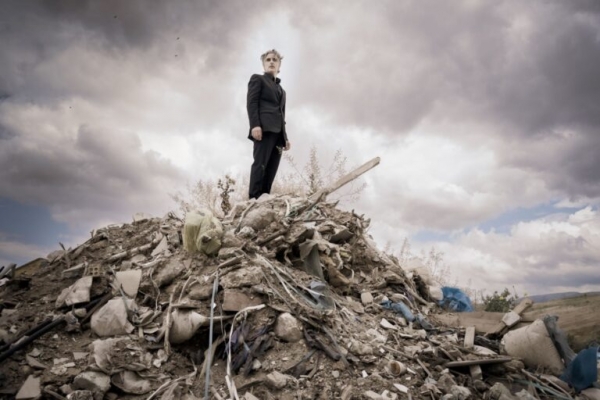 2071 &ndash; &Omicron; &kappa;ό&sigma;&mu;&omicron;&sigmaf; &pi;&omicron;&upsilon; &theta;&alpha; &alpha;&phi;ή&sigma;&omicron;&upsilon;&mu;&epsilon; &sigma;&tau;&alpha; &pi;&alpha;&iota;&delta;&iota;ά &mu;&alpha;&sigmaf;