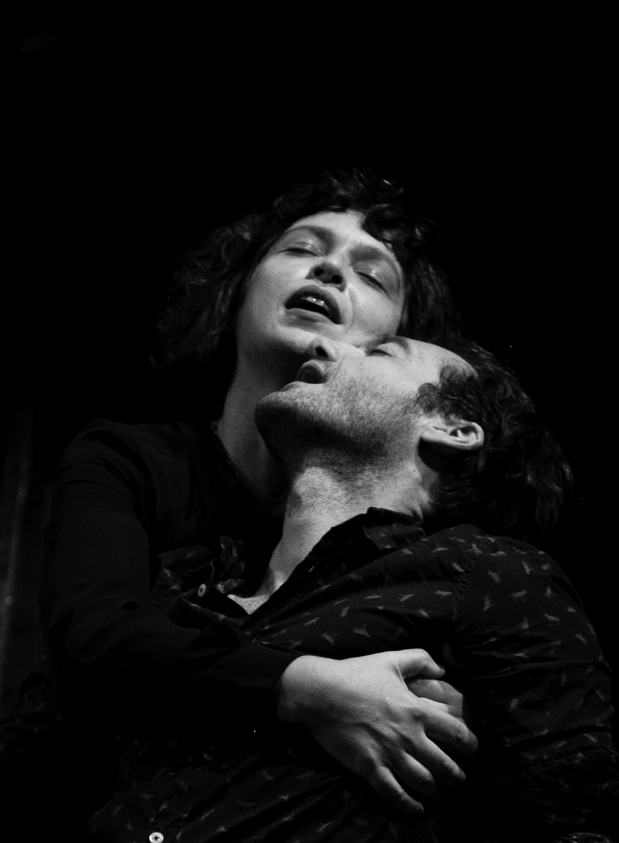 "&Mu;&alpha;&kappa;&mu;&pi;έ&theta;" &sigma;&tau;&omicron; &Theta;έ&alpha;&tau;&rho;&omicron; &Tau;έ&chi;&nu;&eta;&sigmaf; &Kappa;&alpha;&rho;ό&lambda;&omicron;&upsilon; &Kappa;&omicron;&upsilon;&nu;-&Upsilon;&pi;ό&gamma;&epsilon;&iota;&omicron; &alpha;&pi;ό 4 &Nu;&omicron;&epsilon;&mu;&beta;&rho;ί&omicron;&upsilon;