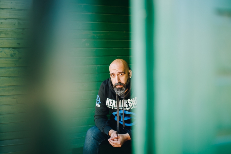 &Sigma;&upsilon;&nu;έ&nu;&tau;&epsilon;&upsilon;&xi;&eta; &tau;&omicron;&upsilon; &Beta;&alpha;&gamma;&gamma;έ&lambda;&eta; &Lambda;ά&sigma;&kappa;&alpha;&rho;&eta;, &sigma;&tau;&omicron; &theta;&epsilon;&alpha;&tau;&rho;&omicron;.gr &mu;&epsilon; &alpha;&phi;&omicron;&rho;&mu;ή &tau;&eta;&nu; &pi;&alpha;&rho;ά&sigma;&tau;&alpha;&sigma;&eta; ''The Prudes'' &sigma;&tau;&omicron; &theta;έ&alpha;&tau;&rho;&omicron; Vault.