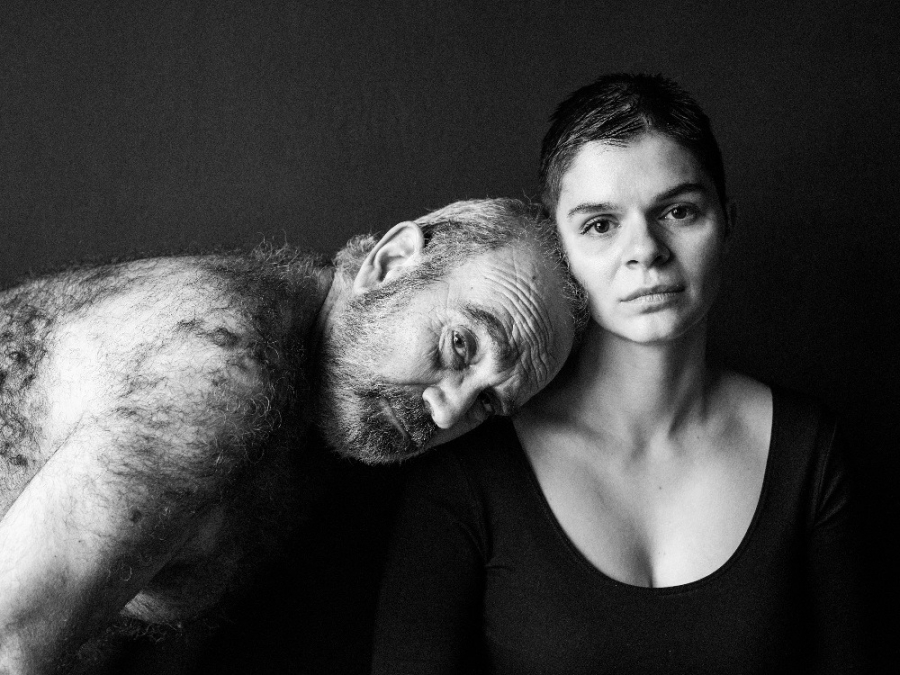 &Epsilon;ί&delta;&alpha;&mu;&epsilon; &tau;&eta;&nu; &pi;&alpha;&rho;ά&sigma;&tau;&alpha;&sigma;&eta; &ldquo;&Eta;&lambda;έ&kappa;&tau;&rho;&alpha;: &mu;&iota;&alpha; &sigma;ύ&gamma;&chi;&rho;&omicron;&nu;&eta; &tau;&rho;&alpha;&gamma;&omega;&delta;ί&alpha;&rdquo; &sigma;&epsilon; &sigma;&kappa;&eta;&nu;&omicron;&theta;&epsilon;&sigma;ί&alpha; &Kappa;&omega;&nu;&sigma;&tau;&alpha;&nu;&tau;ί&nu;&omicron;&upsilon; &Mu;&omega;&rho;&alpha;ΐ&tau;&eta; &sigma;&tau;&omicron; &Theta;έ&alpha;&tau;&rho;&omicron; &Sigma;&tau;&alpha;&theta;&mu;ό&sigmaf;