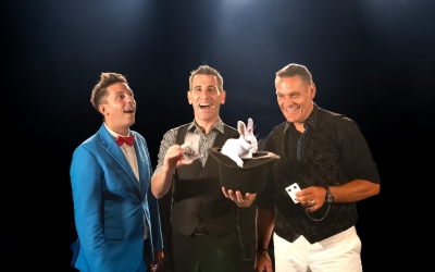 &Omicron;&Iota; 3 &Mu;&Alpha;&Gamma;&Omicron;&Iota;