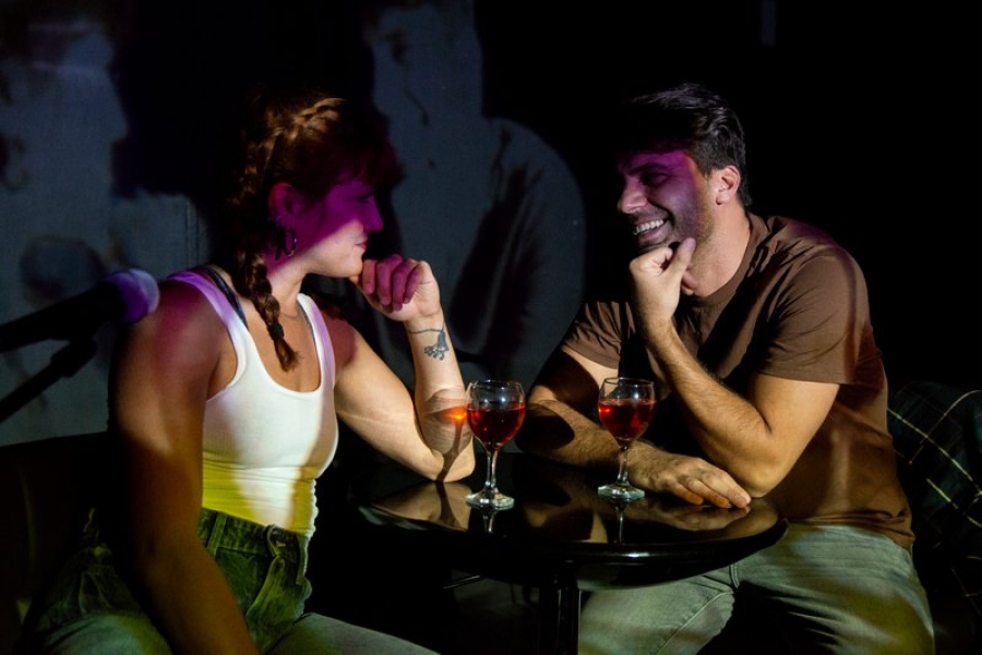 &Epsilon;ί&delta;&alpha;&mu;&epsilon; &kappa;&alpha;&iota; &pi;&rho;&omicron;&tau;&epsilon;ί&nu;&omicron;&upsilon;&mu;&epsilon; &tau;&eta;&nu; &pi;&alpha;&rho;ά&sigma;&tau;&alpha;&sigma;&eta; &lsquo;&rsquo;&Omicron;&iota; &Sigma;&epsilon;&mu;&nu;ό&tau;&upsilon;&phi;&omicron;&iota;΄΄ &sigma;&tau;&omicron; &theta;έ&alpha;&tau;&rho;&omicron; &Mu;&iota;&kappa;&rho;ό&sigmaf; &Kappa;&epsilon;&rho;&alpha;&mu;&iota;&kappa;ό&sigmaf;.