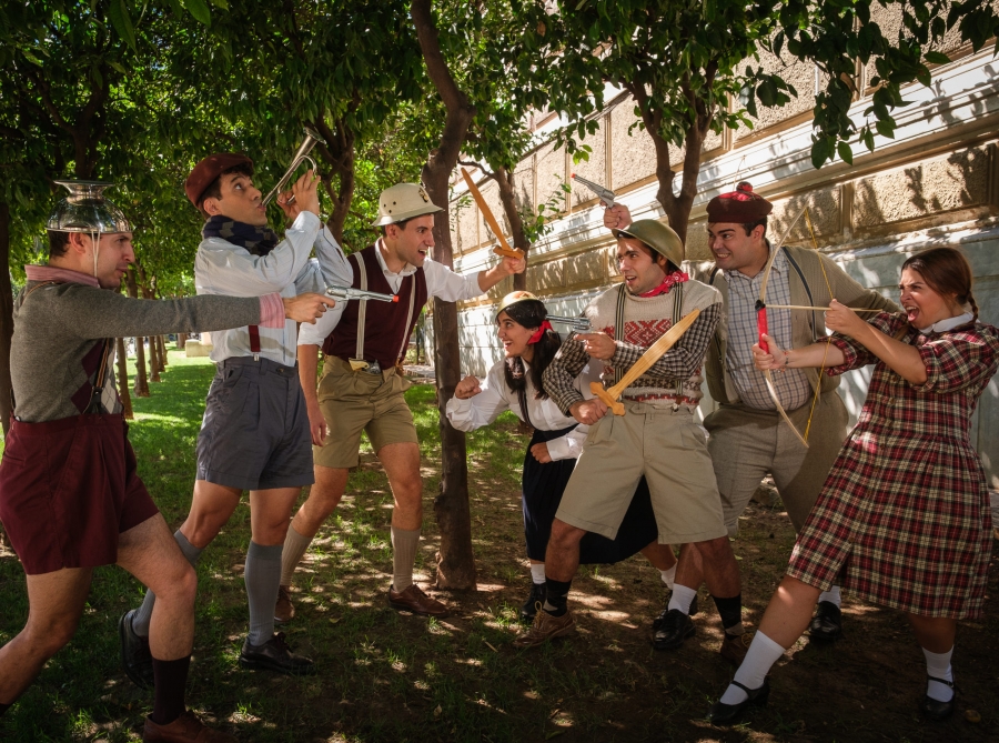 &Tau;&alpha; &Xi;ύ&lambda;&iota;&nu;&alpha; &Sigma;&pi;&alpha;&theta;&iota;ά - &Theta;&Epsilon;&Alpha;&Tau;&Rho;&Omicron; &Beta;&Rho;&Epsilon;&Tau;&Alpha;&Nu;&Iota;&Alpha; &Pi;&alpha;&iota;&delta;&iota;&kappa;ή/&Epsilon;&phi;&eta;&beta;&iota;&kappa;ή &Sigma;&kappa;&eta;&nu;ή