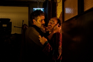 &laquo;Ά&nu;&theta;&rho;&omega;&pi;&omicron;&iota; &kappa;&alpha;&iota; &Pi;&omicron;&nu;&tau;ί&kappa;&iota;&alpha;&raquo; &tau;&omicron;&upsilon; &Tau;&zeta;&omicron;&nu; &Sigma;&tau;ά&iota;&nu;&mu;&pi;&epsilon;&kappa;  &sigma;&epsilon; &sigma;&kappa;&eta;&nu;&omicron;&theta;&epsilon;&sigma;ί&alpha; &Beta;&alpha;&sigma;ί&lambda;&eta; &Mu;&pi;&iota;&sigma;&mu;&pi;ί&kappa;&eta;  &sigma;&tau;&omicron;&nu; CARTEL &Tau;&epsilon;&chi;&nu;&omicron;&chi;ώ&rho;&omicron;