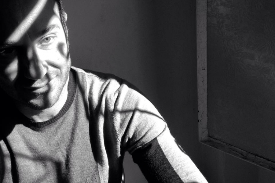 &Sigma;&upsilon;&nu;έ&nu;&tau;&epsilon;&upsilon;&xi;&eta; &mu;&epsilon; &tau;&omicron;&nu; Ά&gamma;&gamma;&epsilon;&lambda;&omicron; &Chi;&alpha;&tau;&zeta;ά &mu;&epsilon; &alpha;&phi;&omicron;&rho;&mu;ή &tau;&eta;&nu; &pi;&alpha;&rho;ά&sigma;&tau;&alpha;&sigma;&eta; &laquo;&Alpha;&lambda;&lambda;&alpha;&gamma;ή: &Mu;έ&theta;&omicron;&delta;&omicron;&sigmaf;&raquo;