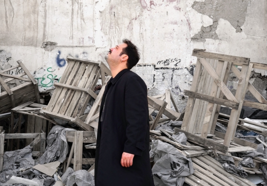 &Epsilon;ί&delta;&alpha;&mu;&epsilon; &tau;&eta;&nu; &pi;&alpha;&rho;ά&sigma;&tau;&alpha;&sigma;&eta; "&Omicron; &kappa;&alpha;&tau;ά&theta;&lambda;&alpha;&sigmaf;" &tau;&eta;&sigmaf; &Lambda;έ&nu;&alpha;&sigmaf; &Kappa;&iota;&tau;&sigma;&omicron;&pi;&omicron;&upsilon;&lambda;&omicron;&upsilon; &sigma;&tau;&omicron; &theta;έ&alpha;&tau;&rho;&omicron; Olvio