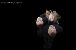 «Η κουκούλα»  του Θανάση Τριαρίδη  Σκηνοθεσία Αθηνά Παππά στο ΠΛΥΦΑ