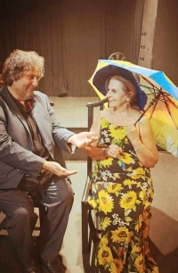 &Epsilon;&nu;&alpha; &eta;&lambda;&iota;ό&lambda;&omicron;&upsilon;&sigma;&tau;&omicron; &pi;&rho;&omega;&iota;&nu;ό.