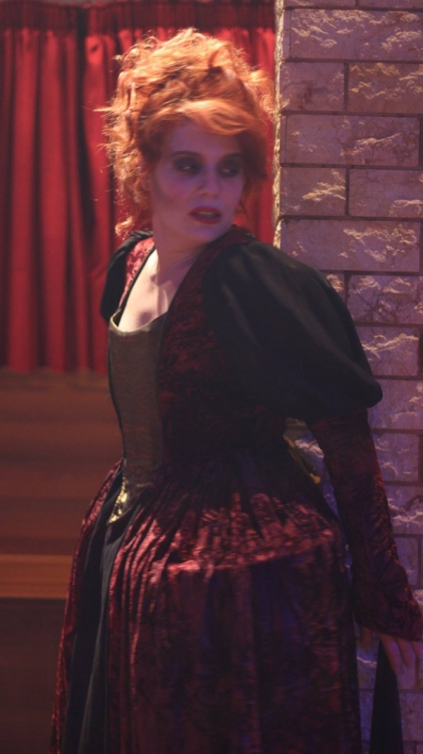 "OI &Tau;&Rho;&Epsilon;&Lambda;&Omicron;&Iota; &Tau;&Eta;&Sigma; &Beta;&Alpha;&Lambda;&Epsilon;&Nu;&Theta;&Iota;&Alpha;" &Alpha;&Pi;&Omicron; 24 &Mu;&Alpha;&Iota;&Omicron;&Upsilon; &Sigma;&Tau;&Omicron; &Theta;&Epsilon;&Alpha;&Tau;&Rho;&Omicron; &Alpha;&Theta;&Eta;&Nu;&Alpha;Ϊ&Kappa;&Eta; &Sigma;&Kappa;&Eta;&Nu;&Eta; &Gamma;&Iota;&Alpha; 9 &Mu;&Omicron;&Nu;&Omicron; &Pi;&Alpha;&Rho;&Alpha;&Sigma;&Tau;&Alpha;&Sigma;&Epsilon;&Iota;&Sigma;