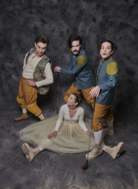 &Epsilon;ί&delta;&alpha;&mu;&epsilon; &tau;&eta;&nu; &pi;&alpha;&rho;ά&sigma;&tau;&alpha;&sigma;&eta; &Gamma;&kappa;ό&lambda;&phi;&omega; &sigma;&tau;&omicron; &theta;&epsilon;&alpha;&tau;&rho;&omicron; 104