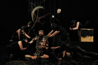 THE LAST BIRD &tau;&omicron;&upsilon; Keith Johnstone &sigma;&epsilon; &sigma;&kappa;&eta;&nu;&omicron;&theta;&epsilon;&sigma;ί&alpha; Frank Totino &sigma;&tau;&omicron;  &Theta;έ&alpha;&tau;&rho;&omicron; &Mu;&omicron;&nu;&tau;έ&rho;&nu;&omicron;&iota; &Kappa;&alpha;&iota;&rho;&omicron;ί