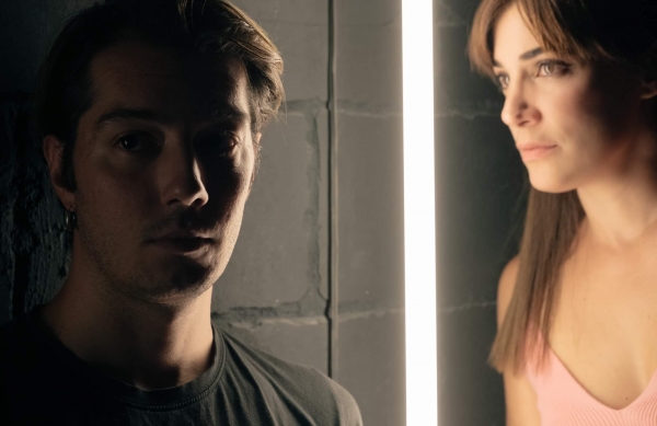 T&omicron; &delta;&iota;ά&sigma;&eta;&mu;&omicron; &psi;&upsilon;&chi;&omicron;&lambda;&omicron;&gamma;&iota;&kappa;ό &theta;&rho;ί&lambda;&epsilon;&rho; "&Pi;&alpha;&iota;&chi;&nu;&iota;&delta;&omicron;&pi;&omicron;&iota;ό&sigmaf;" έ&rho;&chi;&epsilon;&tau;&alpha;&iota; &sigma;&tau;&omicron; &Mu;&iota;&kappa;&rho;ό &Gamma;&kappa;&lambda;ό&rho;&iota;&alpha; >> &pi;&rho;ώ&tau;&epsilon;&sigmaf; &phi;&omega;&tau;&omicron;&gamma;&rho;&alpha;&phi;ί&epsilon;&sigmaf; &alpha;&pi;ό &tau;&iota;&sigmaf; &pi;&rho;ό&beta;&epsilon;&sigmaf;