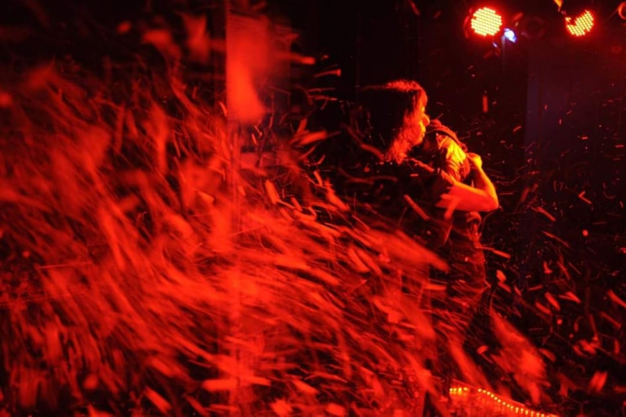 &Gamma;&iota;ώ&rho;&gamma;&omicron;&sigmaf; &Lambda;&iota;&beta;&alpha;&nu;ό&sigmaf; &kappa;&alpha;&iota; &ldquo;&Theta;&epsilon;&alpha;&tau;&rho;ί&nu;&omega;&nu; &Theta;&epsilon;&alpha;&tau;έ&sigmaf;&rdquo;, &mu;&iota;&alpha; &iota;&sigma;&tau;&omicron;&rho;ί&alpha; &alpha;&gamma;ά&pi;&eta;&sigmaf; &pi;&omicron;&upsilon; &alpha;&pi;&alpha;&theta;&alpha;&nu;&alpha;&tau;ί&zeta;&epsilon;&tau;&alpha;&iota; &delta;&iota;&alpha; &chi;&epsilon;&iota;&rho;ό&sigmaf; &Gamma;&iota;ά&nu;&nu;&eta; &Sigma;&omicron;&lambda;&delta;ά&tau;&omicron;&upsilon;!