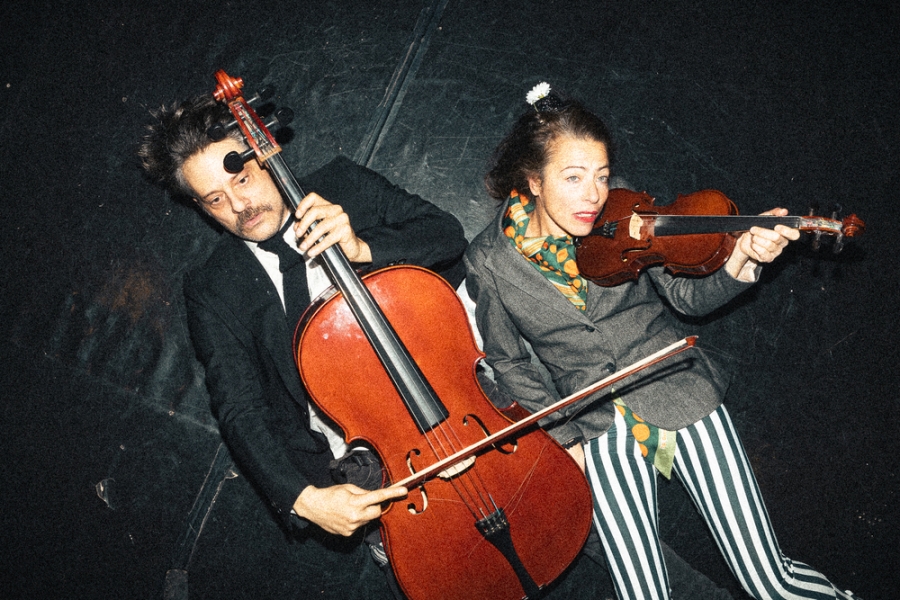 "&Eta; &Delta;ύ&nu;&alpha;&mu;&eta; &tau;&eta;&sigmaf; &Sigma;&upsilon;&nu;ή&theta;&epsilon;&iota;&alpha;&sigmaf;" &tau;&omicron;&upsilon; &Tau;ό&mu;&alpha;&sigmaf; &Mu;&pi;έ&rho;&nu;&chi;&alpha;&rho;&nu;&tau; | &alpha;&pi;ό &tau;&omicron;&nu; &Gamma;&iota;ά&nu;&nu;&omicron; &Pi;&epsilon;&rho;&lambda;έ&gamma;&kappa;&alpha; &kappa;&alpha;&iota; &tau;&eta;&nu; &omicron;&mu;ά&delta;&alpha; &laquo;&kappa;&iota; ό&mu;&Omega;&sigmaf; &kappa;&iota;&nu;&epsilon;ί&tau;&alpha;&iota;&raquo; &sigma;&tau;&omicron; &Theta;έ&alpha;&tau;&rho;&omicron; &Rho;&omicron;έ&sigmaf;