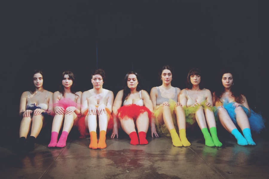 &Epsilon;ί&delta;&alpha;&mu;&epsilon; &sigma;&tau;&omicron; Faust &alpha;&pi;ό&nbsp;&tau;&eta;&nu; &omicron;&mu;ά&delta;&alpha; "Seven sisters'' &tau;&eta;&nu; &pi;&alpha;&rho;ά&sigma;&tau;&alpha;&sigma;&eta; "&Tau;&omicron; &Mu;&alpha;&rho;ά&kappa;&iota; έ&kappa;&lambda;&alpha;&sigma;&epsilon;".