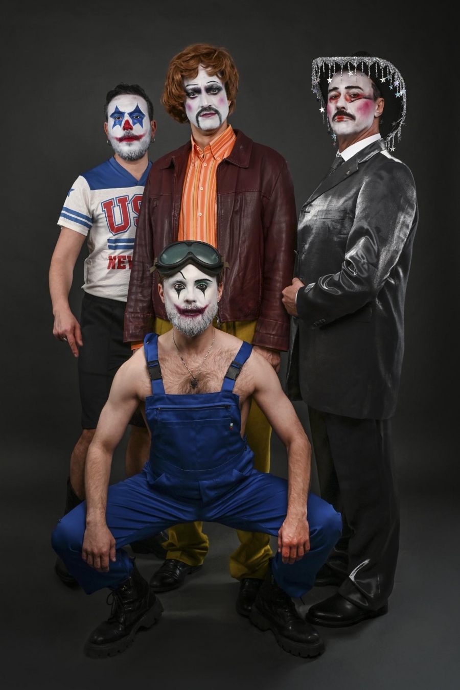 &Pi;&tau;ή&sigma;&eta;  /  &Kappa;ό&sigma;&omicron;&beta;&omicron; &tau;&omicron;&upsilon; &Gamma;&iota;&epsilon;&tau;ό&nu; &Nu;&epsilon;&zeta;ί&rho;&alpha;ϊ &sigma;&epsilon; &sigma;&kappa;&eta;&nu;&omicron;&theta;&epsilon;&sigma;ί&alpha;  Έ&nu;&kappa;&epsilon; &Phi;&epsilon;&zeta;&omicron;&lambda;&lambda;ά&rho;&iota; &alpha;&pi;ό &tau;&iota;&sigmaf; 3 &Mu;&alpha;ΐ&omicron;&upsilon; &sigma;&tau;&omicron; &Theta;έ&alpha;&tau;&rho;&omicron; Nous Creative Space