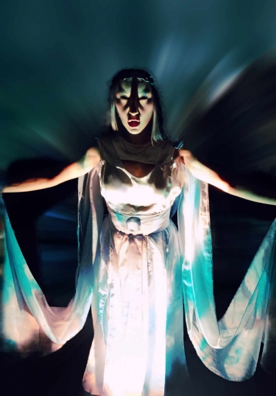 M&pi;&omicron;&rho;ώ: &pi;&epsilon;&rho;&iota;&omicron;&delta;&epsilon;ί&alpha;