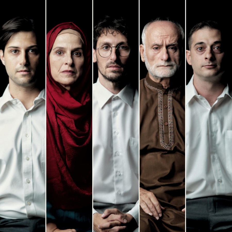 &Epsilon;ί&delta;&alpha;&mu;&epsilon; &tau;&eta;&nu; &pi;&alpha;&rho;ά&sigma;&tau;&alpha;&sigma;&eta;  &Tau;&omicron; &alpha;&gamma;ό&rho;&iota; &mu;&epsilon; &tau;&iota;&sigmaf; &delta;&upsilon;&omicron; &kappa;&alpha;&rho;&delta;&iota;έ&sigmaf;  &sigma;&tau;&omicron; &Theta;έ&alpha;&tau;&rho;&omicron; &Kappa;&alpha;&tau;&epsilon;&rho;ί&nu;&alpha; &Beta;&alpha;&sigma;&iota;&lambda;ά&kappa;&omicron;&upsilon;