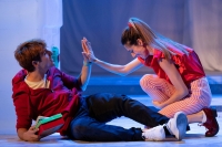 &laquo;&Pi;&omicron;&iota;&omicron;&sigmaf; &sigma;&kappa;ό&tau;&omega;&sigma;&epsilon; &tau;&omicron;&nu; &sigma;&kappa;ύ&lambda;&omicron; &tau;&alpha; &mu;&epsilon;&sigma;ά&nu;&upsilon;&chi;&tau;&alpha;;&raquo; &sigma;&tau;&omicron; &Theta;έ&alpha;&tau;&rho;&omicron; &Lambda;&alpha;&mu;&pi;έ&tau;&eta;