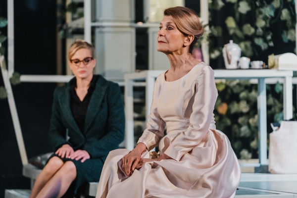 "&Eta; &kappa;&upsilon;&rho;ί&alpha; &Kappa;&lambda;ά&iota;&nu;" &tau;&omicron;&upsilon; &Nu;ί&kappa;&omicron;&lambda;&alpha;&sigmaf; &Rho;ά&iota;&tau; &gamma;&iota;&alpha; &delta;&epsilon;ύ&tau;&epsilon;&rho;&eta; &chi;&rho;&omicron;&nu;&iota;ά &sigma;&tau;&omicron; &Theta;έ&alpha;&tau;&rho;&omicron; &Alpha;&rho;&gamma;ώ &alpha;&pi;ό 7 &Omicron;&kappa;&tau;&omega;&beta;&rho;ί&omicron;&upsilon;