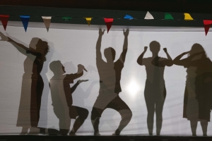 &Eta; &omicron;&mu;ά&delta;&alpha; Oper(o) &xi;&alpha;&nu;&alpha;&beta;&gamma;&alpha;ί&nu;&epsilon;&iota; &sigma;&tau;&iota;&sigmaf; &pi;&lambda;&alpha;&tau;&epsilon;ί&epsilon;&sigmaf; &mu;&epsilon; &nu;έ&alpha; &pi;&alpha;&rho;&alpha;&gamma;&omega;&gamma;ή | 18, 19, 20 / 6 | &Phi;&epsilon;&sigma;&tau;&iota;&beta;ά&lambda; &Lambda;&upsilon;&rho;&iota;&kappa;ό&sigmaf; &Nu;ό&tau;&omicron;&sigmaf; &tau;&eta;&sigmaf; &Epsilon;&Lambda;&Sigma;