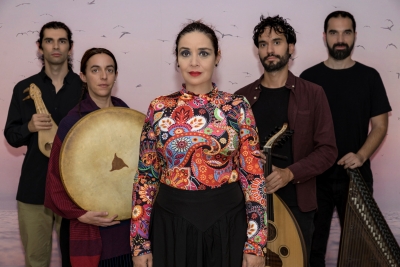 &Delta;&epsilon;&lambda;&tau;ί&omicron; &tau;ύ&pi;&omicron;&upsilon;: &Phi;&Epsilon;&Nu;&Iota;&Alpha; &Pi;&Alpha;&Pi;&Alpha;&Delta;&Omicron;&Delta;&Eta;&Mu;&Alpha;  Uccelli del mare  &laquo;&Gamma;&iota;&alpha;&tau;ί &Pi;&omicron;&upsilon;&lambda;ί &mu;' &Delta;&epsilon;&nu; &Kappa;&epsilon;&lambda;&alpha;&eta;&delta;&epsilon;ί&sigmaf;&raquo;  &Pi;&alpha;&rho;&alpha;&sigma;&kappa;&epsilon;&upsilon;ή 17 &Omicron;&kappa;&tau;&omega;&beta;&rho;ί&omicron;&upsilon; &Iota; &Alpha;ί&theta;&omicron;&upsilon;&sigma;&alpha; &Gamma;&iota;ά&nu;&nu;&eta;&sigmaf; &Mu;&alpha;&rho;ί&nu;&omicron;&sigmaf;, &Mu;έ&gamma;&alpha;&rho;&omicron; &Mu;&omicron;&upsilon;&sigma;&iota;&kappa;ή&sigmaf; &Alpha;&theta;&eta;&nu;ώ&nu;