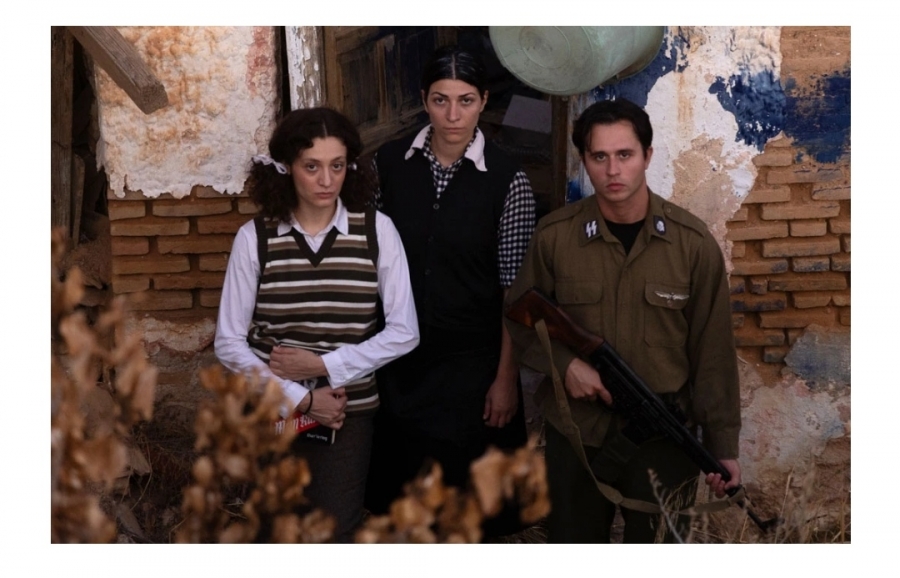 &Epsilon;ί&delta;&alpha;&mu;&epsilon; &tau;&eta;&nu; &pi;&alpha;&rho;ά&sigma;&tau;&alpha;&sigma;&eta; "&Omicron;&iota; &delta;ύ&omicron; &gamma;&iota;&omicron;&iota;" &sigma;&tau;&omicron; &theta;έ&alpha;&tau;&rho;&omicron; 2510