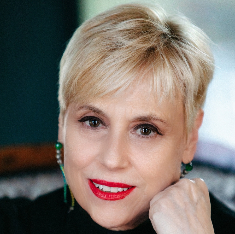 &Sigma;&upsilon;&nu;έ&nu;&tau;&epsilon;&upsilon;&xi;&eta; &tau;&eta;&sigmaf; &Kappa;&upsilon;&rho;&iota;&alpha;&kappa;ή&sigmaf; &Sigma;&pi;&alpha;&nu;&omicron;ύ &mu;&epsilon; &alpha;&phi;&omicron;&rho;&mu;ή &tau;&eta;&nu; &pi;&alpha;&rho;ά&sigma;&tau;&alpha;&sigma;&eta; ''&Eta; &Pi;&lambda;&epsilon;&xi;&omicron;ύ&delta;&alpha;'' &pi;&omicron;&upsilon; &alpha;&nu;&epsilon;&beta;&alpha;ί&nu;&epsilon;&iota; &sigma;&tau;&omicron; &Theta;έ&alpha;&tau;&rho;&omicron; &Mu;&epsilon;&tau;&alpha;&xi;&omicron;&upsilon;&rho;&gamma;&epsilon;ί&omicron;