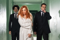 &Epsilon;ί&delta;&alpha;&mu;&epsilon; &tau;&eta;&nu; &pi;&alpha;&rho;ά&sigma;&tau;&alpha;&sigma;&eta; &Nu;ό&rho;&alpha; Hell's House &sigma;&tau;&omicron; &theta;έ&alpha;&tau;&rho;&omicron; Bios