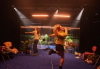 &Epsilon;ί&delta;&alpha;&mu;&epsilon; &tau;&eta;&nu; &pi;&alpha;&rho;ά&sigma;&tau;&alpha;&sigma;&eta; &Iota;&rho;ί&nu;&alpha; &tau;&eta;&sigmaf; &Gamma;&iota;ώ&tau;&alpha;&sigmaf; &Alpha;&rho;&gamma;&upsilon;&rho;&omicron;&pi;&omicron;ύ&lambda;&omicron;&upsilon; &sigma;&tau;&omicron; &theta;έ&alpha;&tau;&rho;&omicron; &Tau;έ&chi;&nu;&eta;&sigmaf; &Kappa;ά&rho;&omicron;&lambda;&omicron;&sigmaf; &Kappa;&omicron;&upsilon;&nu;