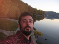 &Sigma;&upsilon;&nu;έ&nu;&tau;&epsilon;&upsilon;&xi;&eta; &mu;&epsilon; &tau;&omicron;&nu;   &Delta;&eta;&mu;ή&tau;&rho;&eta; &Delta;ή&mu;&omicron;&upsilon; &mu;&epsilon; &alpha;&phi;&omicron;&rho;&mu;ή &tau;&eta;&nu; &pi;&alpha;&rho;ά&sigma;&tau;&alpha;&sigma;&eta; Resital Dostoevsky &pi;&omicron;&upsilon; &alpha;&nu;&epsilon;&beta;&alpha;ί&nu;&epsilon;&iota; &sigma;&tau;&omicron;  K4