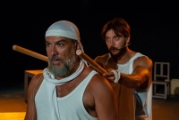 &Epsilon;ί&delta;&alpha;&mu;&epsilon; &tau;&eta;&nu; &pi;&alpha;&rho;ά&sigma;&tau;&alpha;&sigma;&eta; "&Omicron;&delta;&upsilon;&sigma;&sigma;έ&omega;&sigmaf; &Sigma;&chi;&epsilon;&delta;ί&alpha;".