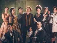 &Epsilon;ί&delta;&alpha;&mu;&epsilon; &tau;&omicron;&nu; &Mu;&iota;&sigma;ά&nu;&theta;&rho;&omega;&pi;&omicron; &sigma;&tau;&omicron; &theta;έ&alpha;&tau;&rho;&omicron; &Epsilon;&mu;&pi;&omicron;&rho;&iota;&kappa;ό&nu;.