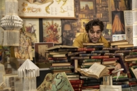 &laquo;&Tau;&omicron; &chi;&rho;&omicron;&nu;&iota;&kappa;ό &epsilon;&nu;ό&sigmaf; &delta;&upsilon;&sigma;&lambda;&epsilon;&kappa;&tau;&iota;&kappa;&omicron;ύ&raquo; &epsilon;&pi;&iota;&sigma;&tau;&rho;έ&phi;&epsilon;&iota; &gamma;&iota;&alpha; 2&eta; &sigma;&epsilon;&zeta;ό&nu; &sigma;&tau;&omicron; &Theta;έ&alpha;&tau;&rho;&omicron; 104