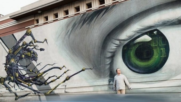 &Epsilon;ί&delta;&alpha;&mu;&epsilon; &tau;&eta;&nu; &pi;&alpha;&rho;ά&sigma;&tau;&alpha;&sigma;&eta; &ldquo;&Sigma;&tau;&omicron;&nu; &pi;&lambda;&alpha;&nu;ή&tau;&eta; &Gamma;&eta;&hellip; &tau;&omicron; &gamma;&lambda;&epsilon;&nu;&tau;ά&nu;&epsilon;&rdquo; &sigma;&tau;&omicron; Studio &Kappa;&upsilon;&psi;έ&lambda;&eta;&sigmaf;