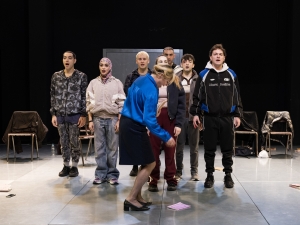 &Epsilon;ί&delta;&alpha;&mu;&epsilon; &tau;&eta;&nu; &pi;&alpha;&rho;ά&sigma;&tau;&alpha;&sigma;&eta; &laquo;&Eta; &mu;έ&rho;&alpha; &tau;&eta;&sigmaf; &phi;&omicron;ύ&sigma;&tau;&alpha;&sigmaf;&raquo; | &Theta;έ&alpha;&tau;&rho;&omicron; &Delta;ί&pi;&upsilon;&lambda;&omicron;&nu;