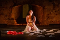 "&Kappa;&Omicron;&Kappa;&Kappa;&Iota;&Nu;&Omicron; - &Tau;&rho;ί&alpha; &kappa;&epsilon;&phi;ά&lambda;&alpha;&iota;&alpha; &alpha;&pi;ό &tau;&eta;&nu; &zeta;&omega;ή &mu;&iota;&alpha;&sigmaf; &gamma;&upsilon;&nu;&alpha;ί&kappa;&alpha;&sigmaf;" | &Chi;&rho;&iota;&sigma;&tau;ί&nu;&alpha; &Kappa;&upsilon;&rho;&iota;&alpha;&zeta;ί&delta;&eta; | &Theta;έ&alpha;&tau;&rho;&omicron; &Alpha;&lambda;&kappa;&mu;ή&nu;&eta;