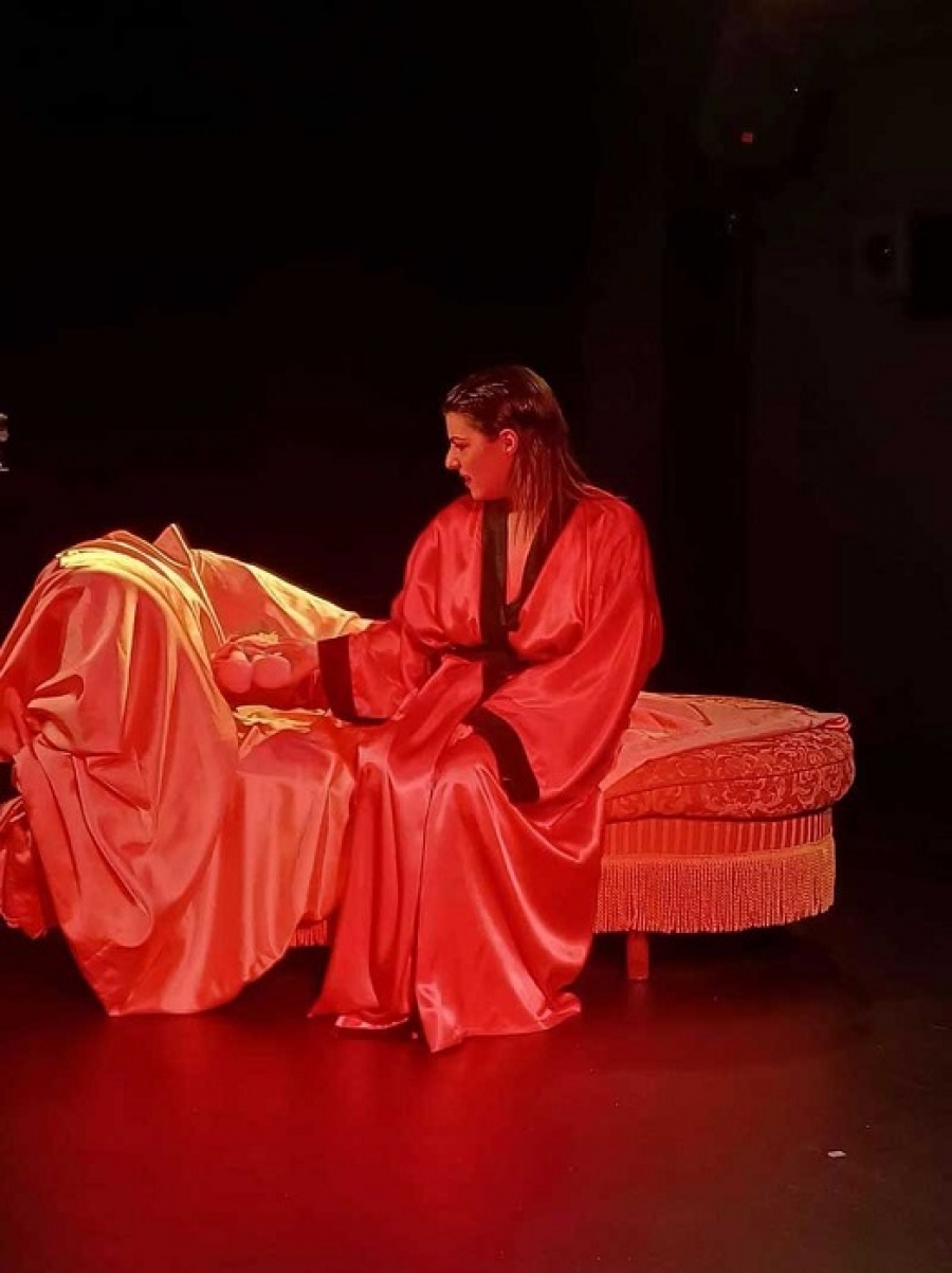 &Delta;&epsilon;&lambda;&tau;ί&omicron; &Tau;ύ&pi;&omicron;&upsilon; : &Tau;&Omicron; &Mu;&Pi;&Omicron;&Rho;&Nu;&Tau;&Epsilon;&Lambda;&Omicron; &Tau;&Eta;&Sigma; &Mu;&Alpha;&Nu;&Tau;&Alpha;&Mu; &Rho;&Omicron;&Zeta;&Alpha;&Sigma; | &Sigma;&upsilon;&nu;&epsilon;&chi;ί&zeta;&epsilon;&iota; &tau;&eta;&nu; &pi;&omicron;&rho;&epsilon;ί&alpha; &tau;&omicron;&upsilon; &sigma;&tau;&omicron; &Theta;&Epsilon;&Alpha;&Tau;&Rho;&Omicron; 104 | &kappa;ά&theta;&epsilon; &Pi;έ&mu;&pi;&tau;&eta; | έ&omega;&sigmaf; 10 &Alpha;&pi;&rho;&iota;&lambda;ί&omicron;&upsilon;