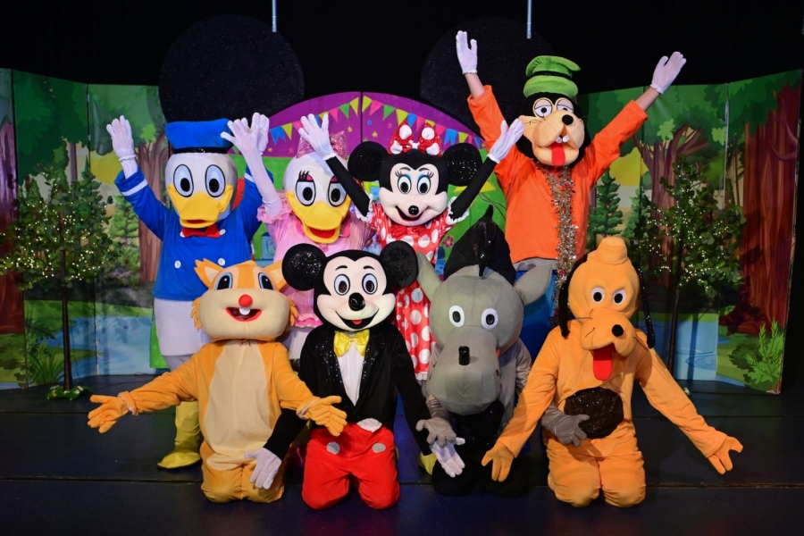 Ο Μίκυ και η παρέα του σώζουν τα Χριστούγεννα θέατρο Αυλαία