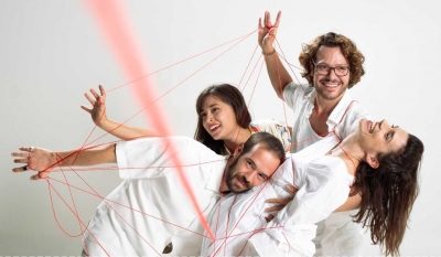 &Epsilon;ί&delta;&alpha;&mu;&epsilon; &tau;&iota;&sigmaf; &laquo;&Psi;&epsilon;&upsilon;&delta;&alpha;&iota;&sigma;&theta;ή&sigma;&epsilon;&iota;&sigmaf;&raquo; &tau;&omicron;&upsilon; &Iota;&beta;ά&nu; &Beta;&iota;&rho;&iota;&pi;ά&epsilon;&phi; &sigma;&tau;&omicron; &theta;έ&alpha;&tau;&rho;&omicron; &Epsilon;&Lambda;&Epsilon;&Rho;.