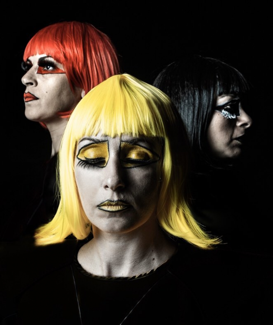 &Epsilon;ί&delta;&alpha;&mu;&epsilon; &tau;&eta;&nu; &pi;&alpha;&rho;ά&sigma;&tau;&alpha;&sigma;&eta; &laquo;&Mu;&epsilon;&tau;ά &tau;&eta; &beta;&rho;&omicron;&chi;ή&raquo; &sigma;&tau;&omicron; &theta;έ&alpha;&tau;&rho;&omicron; &Kappa;ά&tau;&omega; &alpha;&pi;ό &tau;&eta; &gamma;έ&phi;&upsilon;&rho;&alpha;.