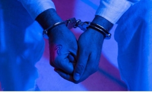 &Epsilon;ί&delta;&alpha;&mu;&epsilon; &tau;&eta;&nu; &pi;&alpha;&rho;ά&sigma;&tau;&alpha;&sigma;&eta; ''&Pi;&Epsilon;&Tau;&Epsilon;&Tau;&Epsilon;&Rho;&Iota;&Alpha;&Nu;''  &sigma;&tau;&omicron; &theta;έ&alpha;&tau;&rho;&omicron; &Delta;&rho;ό&mu;&omicron;&sigmaf;